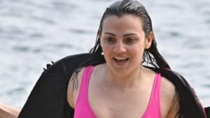 “L’ex suor Cristina è fidanzata con un ex frate”: gossip dall’Isola