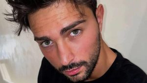Davide Donadei volta pagina: “Ti va di stare bene”, il tatuaggio mostrato sui social