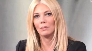 Eleonora Daniele sul post parto della figlia Carlotta: “Mi hanno riaperta e richiusa”