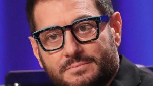 Enrico Papi: faccia a faccia con la produzione dell’Isola dei Famosi