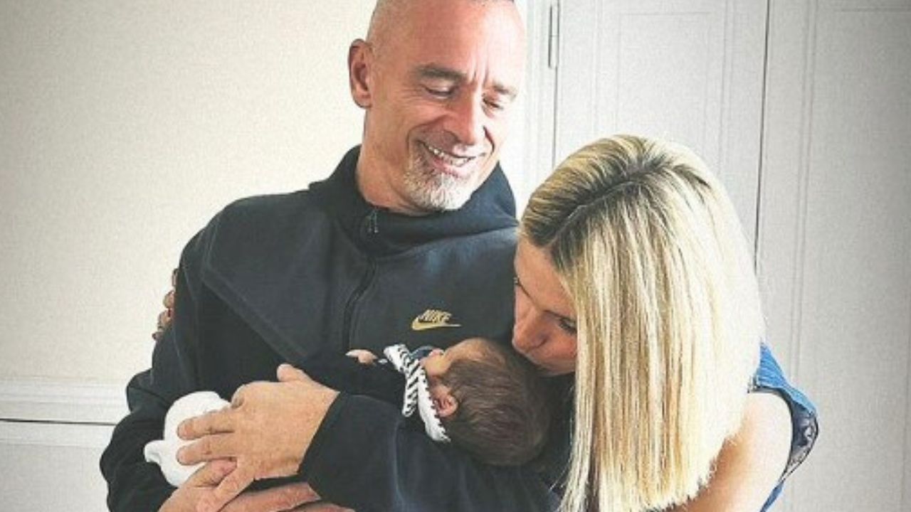 Eros Ramazzotti e Michelle Hunziker: la dolce foto in versione nonni 41 eros michelle nonni