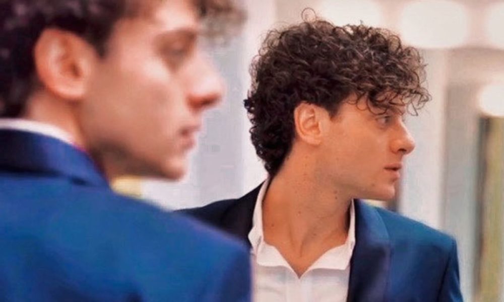 Uomini e Donne, frecciatine tra ex amici: “Almeno una chiamata”