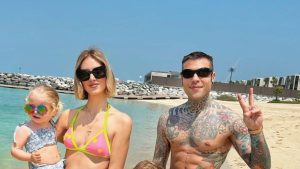 Ferragnez a Dubai per Pasqua: pioggia di critiche, la contraddizione di Fedez