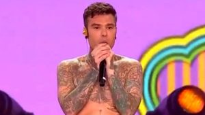 Fedez pronto per LoveMi: chi ha arruolato alla conduzione dell’evento