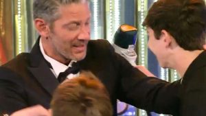Edoardo Tavassi rivede i fratelli: il siparietto durante la finale del GF