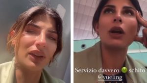 Giulia Cavaglià, sfogo e lacrime in aeroporto: “Siete delle merd*”