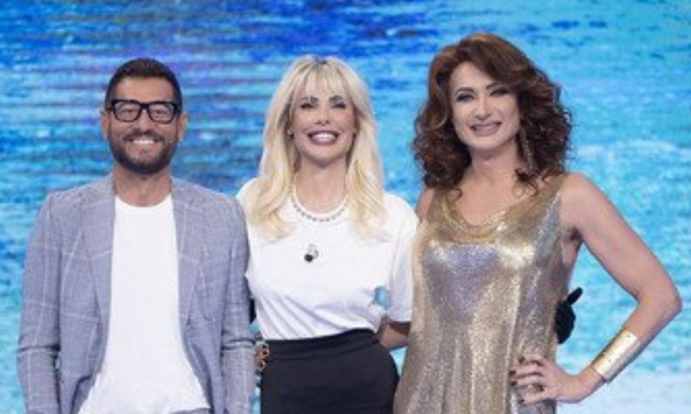 Ascolti tv lunedì 24 aprile: testa a testa tra Isola e Montalbano