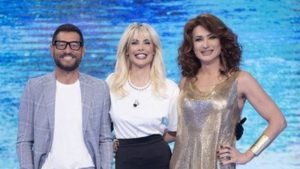 Ascolti tv lunedì 24 aprile: testa a testa tra Isola e Montalbano