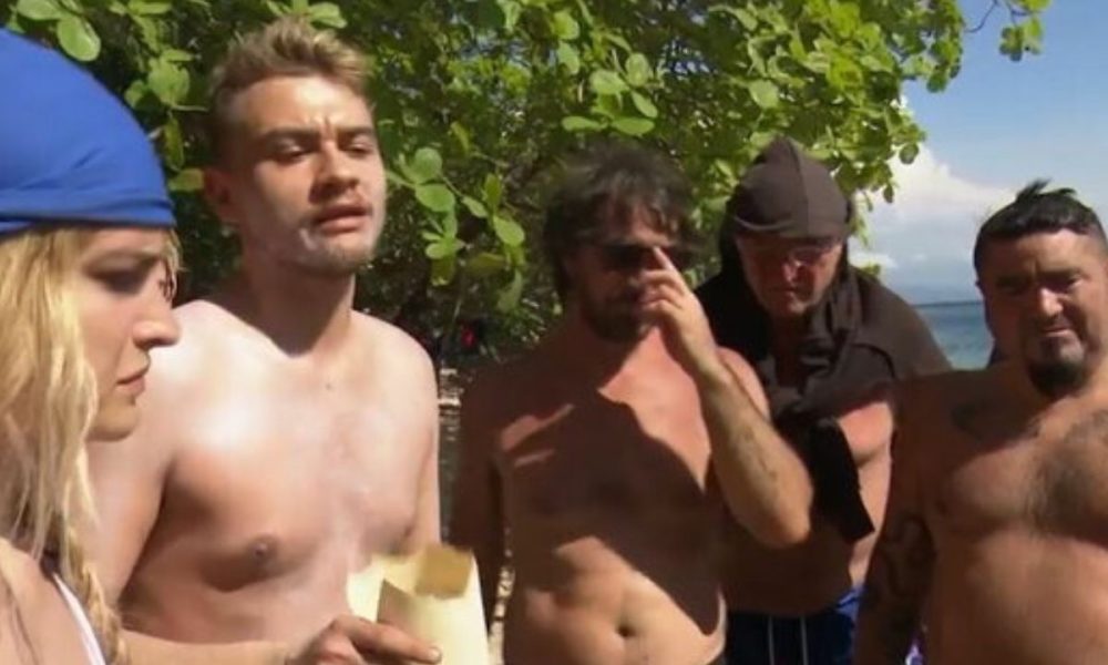 Isola dei Famosi, malore per una concorrente: “Delirava e vomitava”