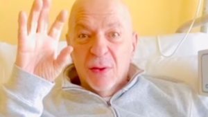 Mauro Coruzzi fatica a parlare dopo l’ictus: “Forza Mauro”, il video