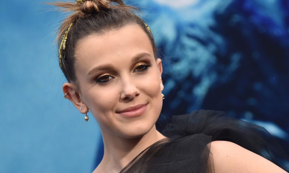 L’attrice di Stranger Things annuncia le nozze con il figlio di Jon Bon Jovi
