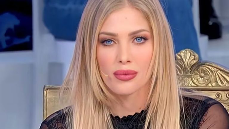 nicole santinelli trono