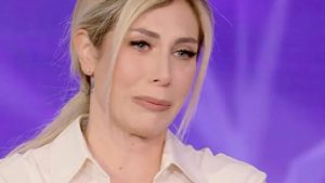 Paola Caruso: “Ho deciso di far operare mio figlio”, la difficile intervista a Verissimo
