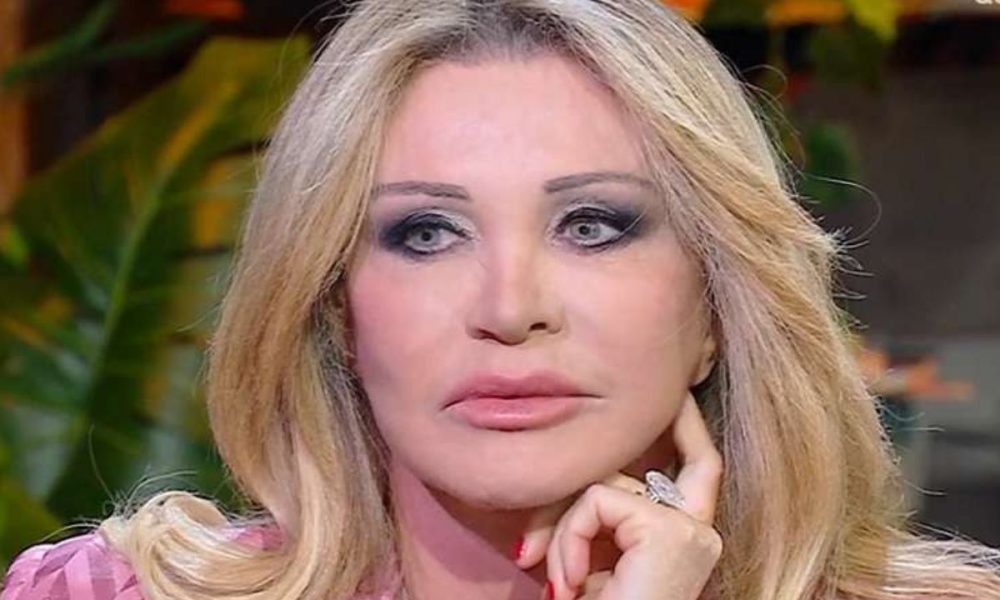 Paola Ferrari: “Attenzioni inopportune e molestie? Mi è capitato parecchie volte”