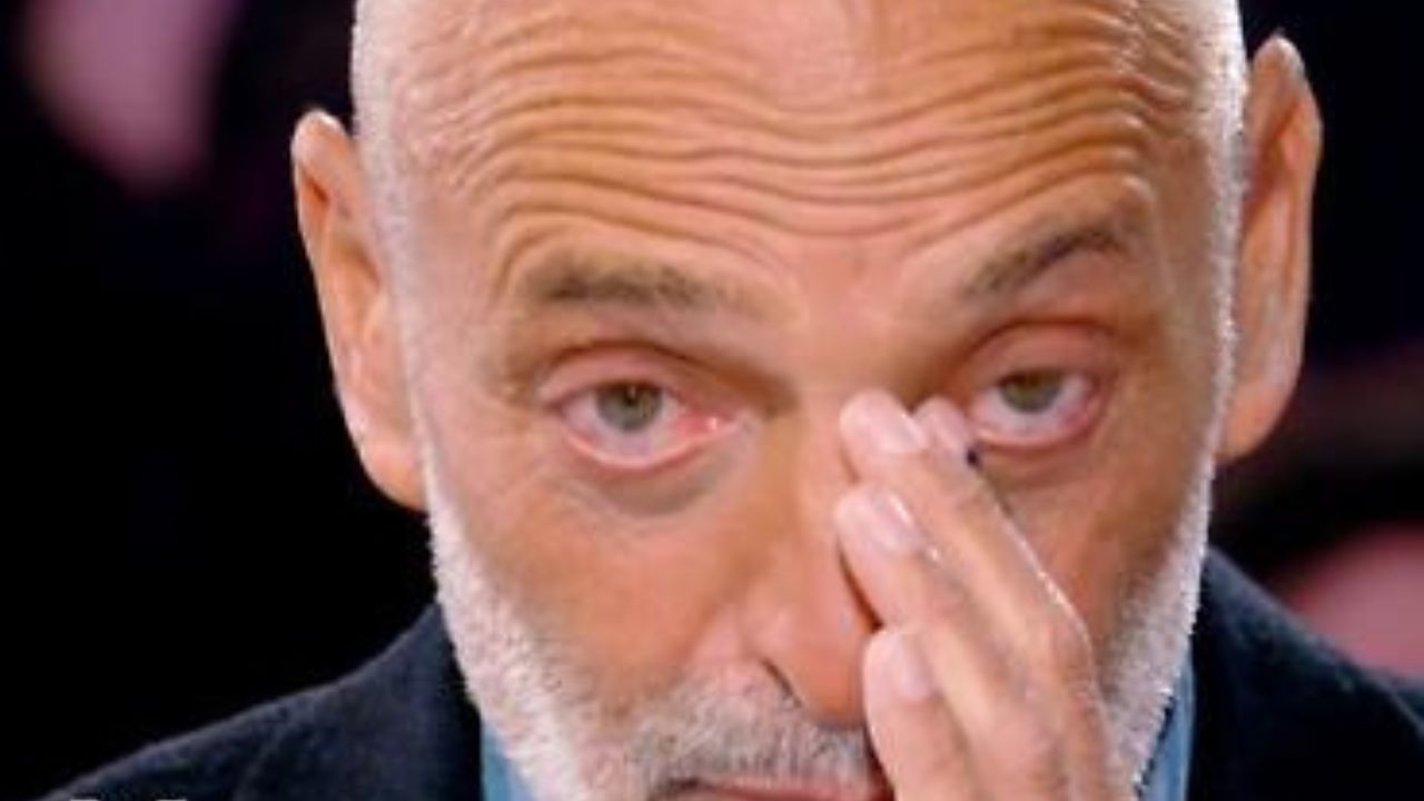 Paolo Brosio, morta la mamma Anna: "L'ho vista morire in videochiamata" 41 paolo brosio morte mamma