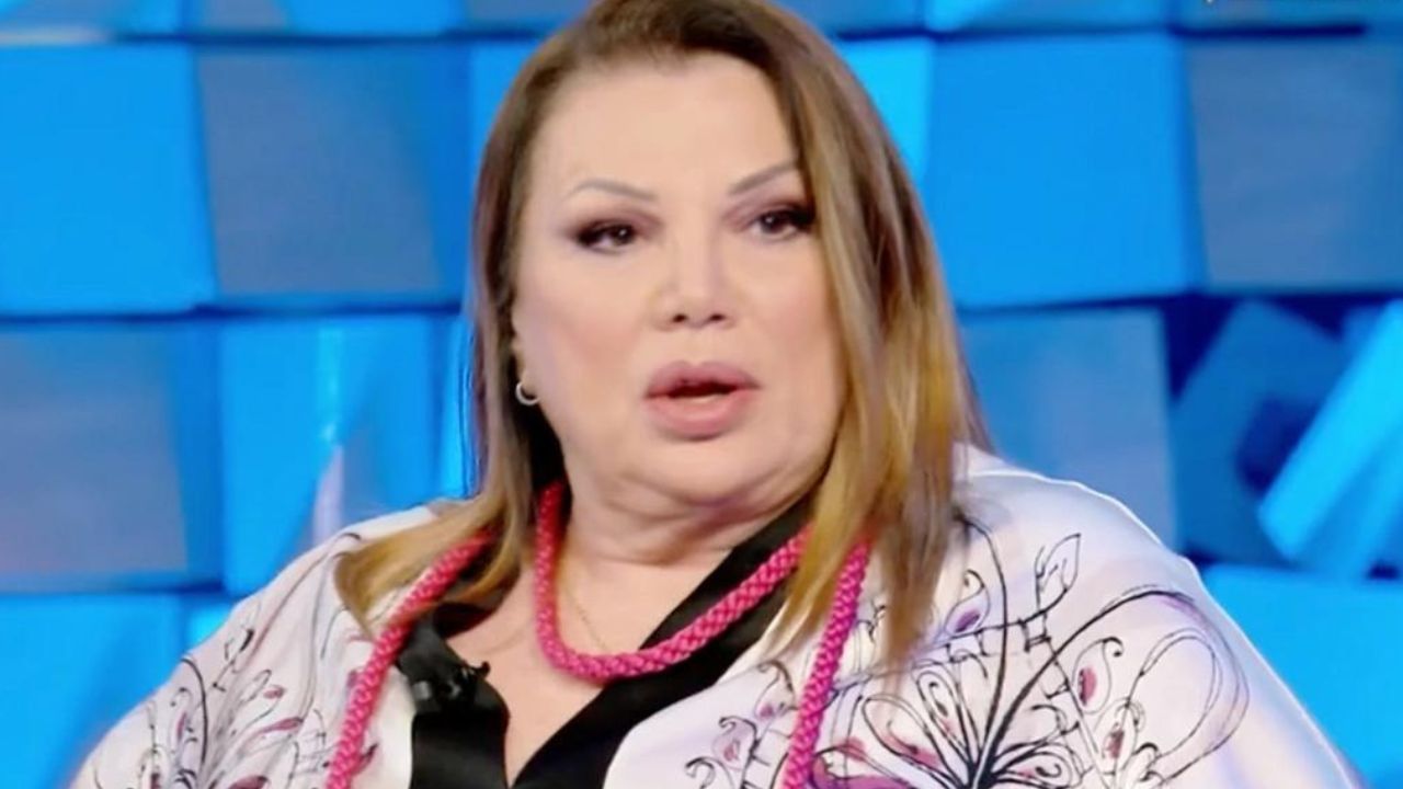 Serena Grandi: "Se non fossi stata sposata...", l'aneddoto su Alberto Sordi 41 serena grandi alberto sordi