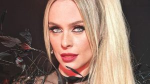 Serena Autieri nuda per lo scudetto del Napoli: “Chiederò a mio marito il permesso…”