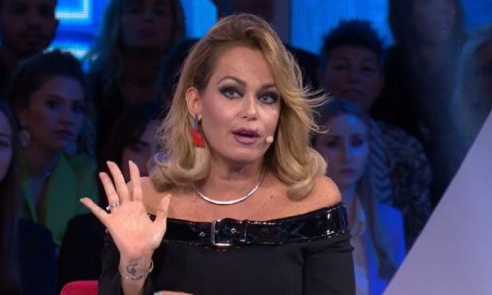 Sonia Bruganelli replica al gossip: “Smettetela”, cosa c’entra Bonolis