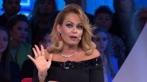 Sonia Bruganelli replica al gossip: “Smettetela”, cosa c’entra Bonolis