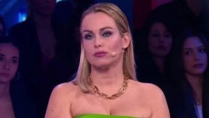 Sonia Bruganelli, il gossip infierisce su di lei: “Diserta Verissimo”
