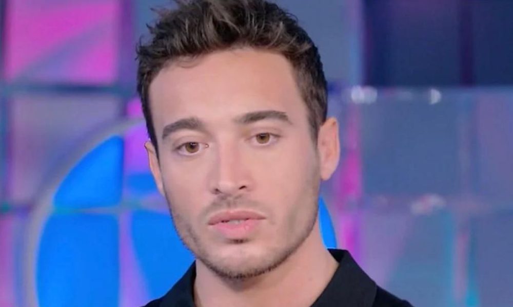 Spinalbese frena il gossip di nuova frequentazione: perché si sta “nascondendo”