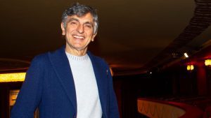 Vincenzo Salemme tra Napoli e comicità: “Siamo prigionieri di noi stessi”