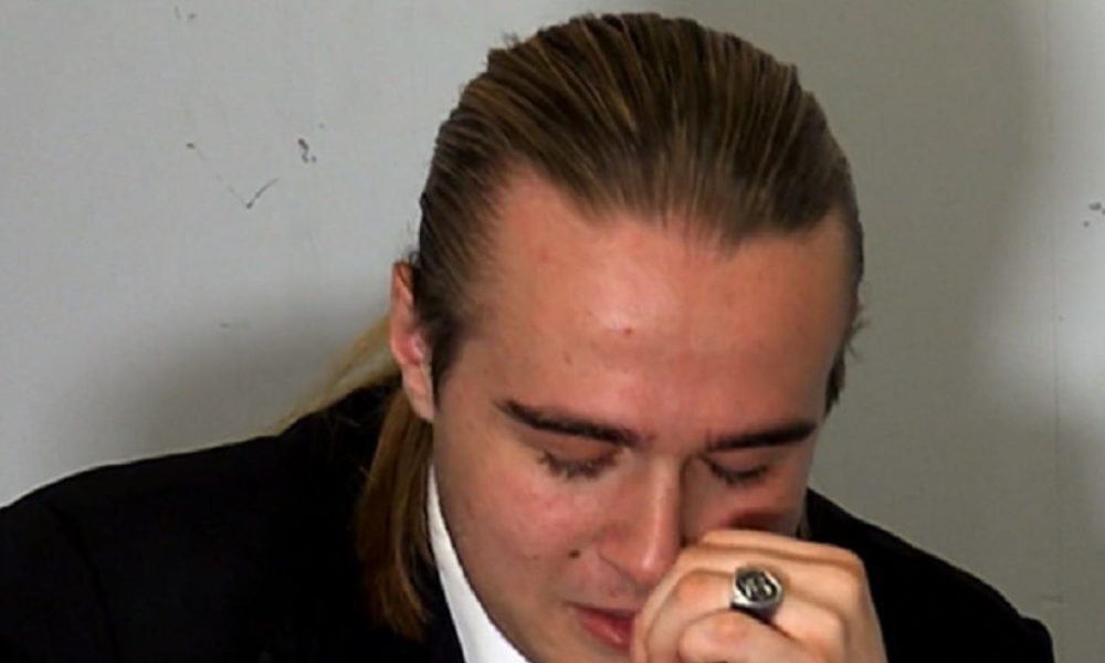 Aaron in lacrime dopo l’eliminazione da Amici: “Mi sento un po’ perso”