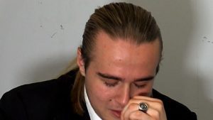 Aaron in lacrime dopo l’eliminazione da Amici: “Mi sento un po’ perso”