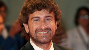 Alessandro Siani a teatro: farà rivivere il successo di Mare Fuori