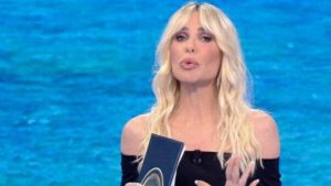 Ascolti tv: allo share fa meglio l’Isola dei Famosi nonostante l’ennesimo ritiro