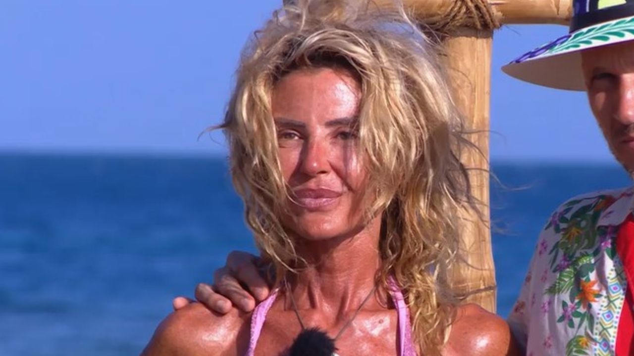Marina La Rosa, bordata a Nathaly Caldonazzo: "Ossa e protesi" 41 nathaly caldonazzo isola marina la rosa