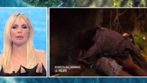 Corinne Clery sviene in diretta all’Isola dei Famosi: cos’è successo