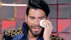 Federico Fashion Style allarma i fan sui social: “É un crollo”, lo scatto con la flebo