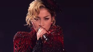 La Zarra, il dito medio in diretta: la delusione della Francia all’Eurovision 2023