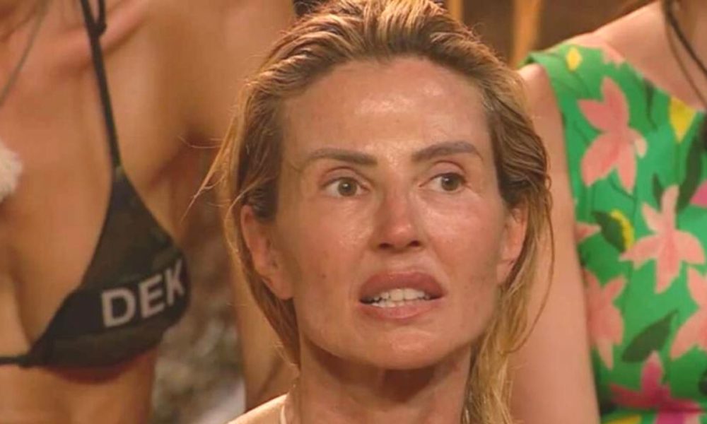 Isola, Nathaly Caldonazzo dura contro Cecchi Paone: “Brutta persona”