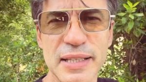 “Addio Kledi Kadiu”, ma il ballerino è vivo: la sua replica alle voci