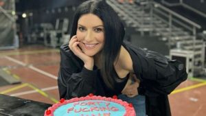 Compleanno Laura Pausini: i fan le regalano Times Square