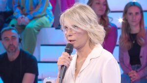 Maria De Filippi cita la Fagnani, e la belva risponde
