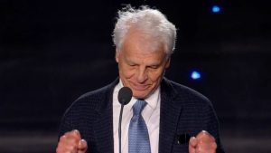 Michele Placido: il premio ai David dopo il pisolino in sala