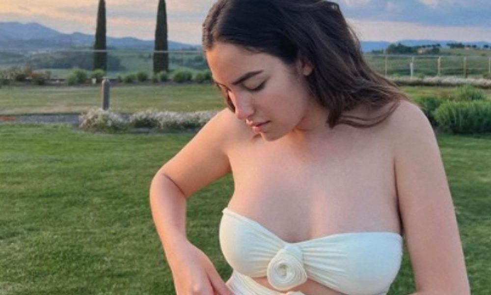 Nilufar Addati respinge i complimenti sui social: “Non potete scrivere quelle robe”
