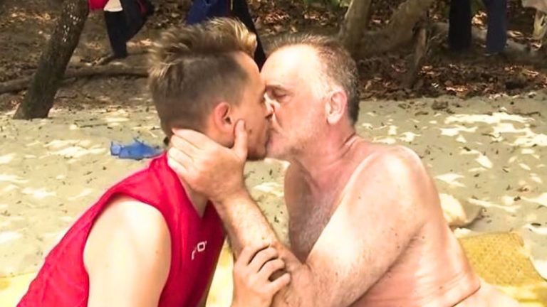Simone Antolini e Alessandro Cecchi Paone all'Isola dei Famosi in intimità