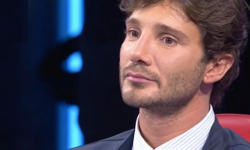 Stefano De Martino rifiuta un programma tv: “Quest’estate non ci sarò”, il motivo