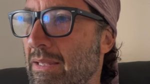 Walter Nudo travolto dalla polemica: “Era meglio Walter Muto”