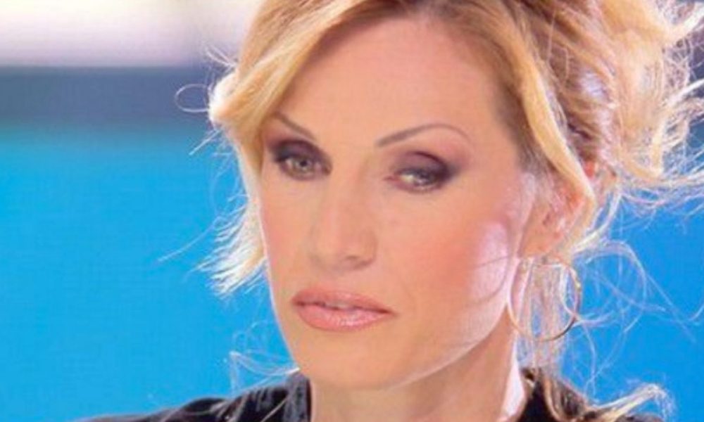 Annalisa Minetti ha perso completamente la vista: “Nero totale”