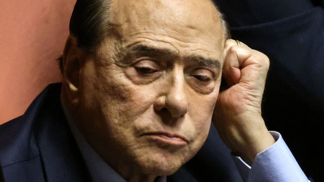 berlusconi oliviero toscani