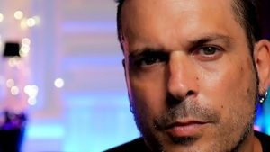 Enrico Silvestrin attacca il Love Mi di Fedez: “È il divulgatore della mer*a”