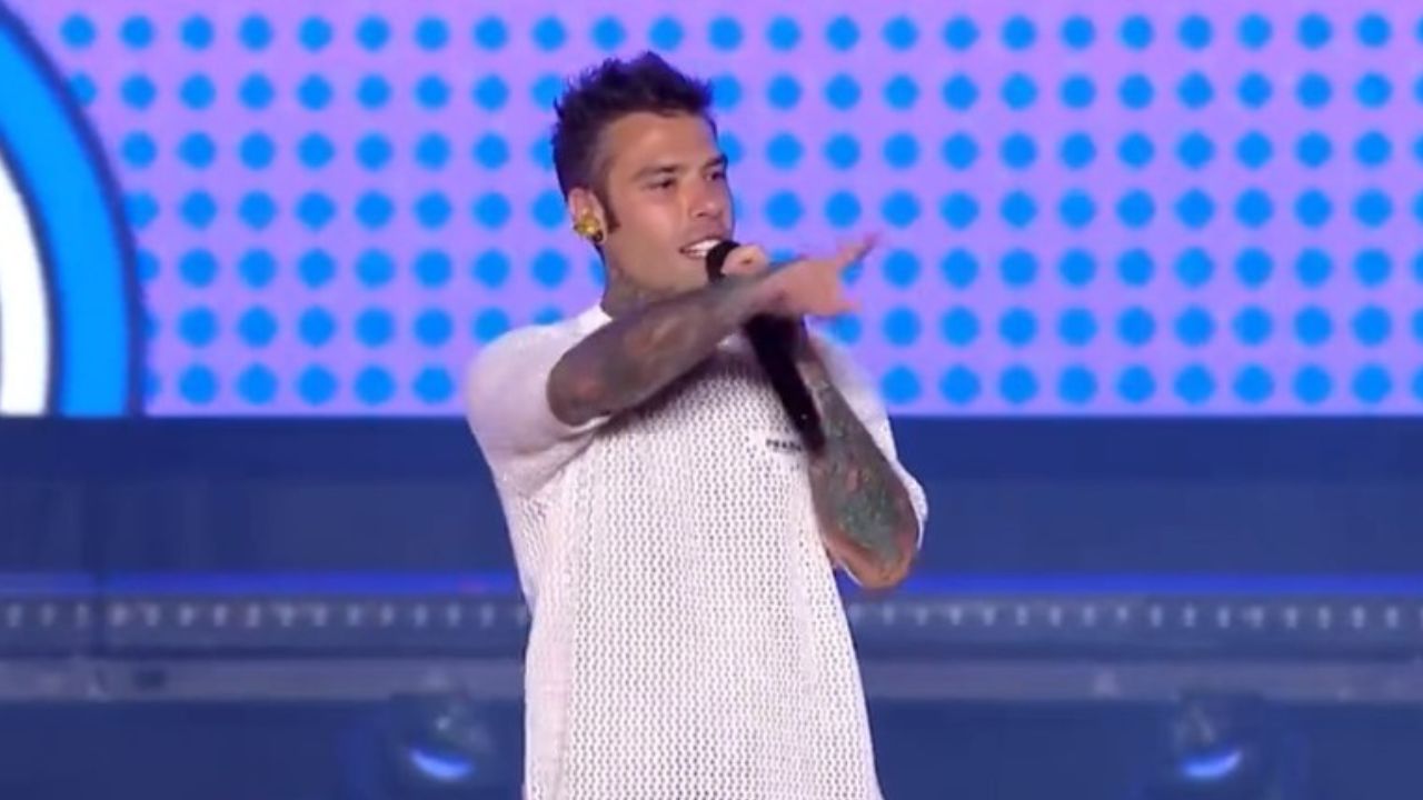 Fedez si prende in giro a LoveMi: "Amici? Ne sono rimasti pochi" 41 fedez lovemi