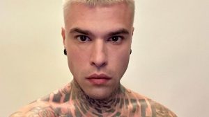 “Fedez operato d’urgenza”: come sta, il motivo