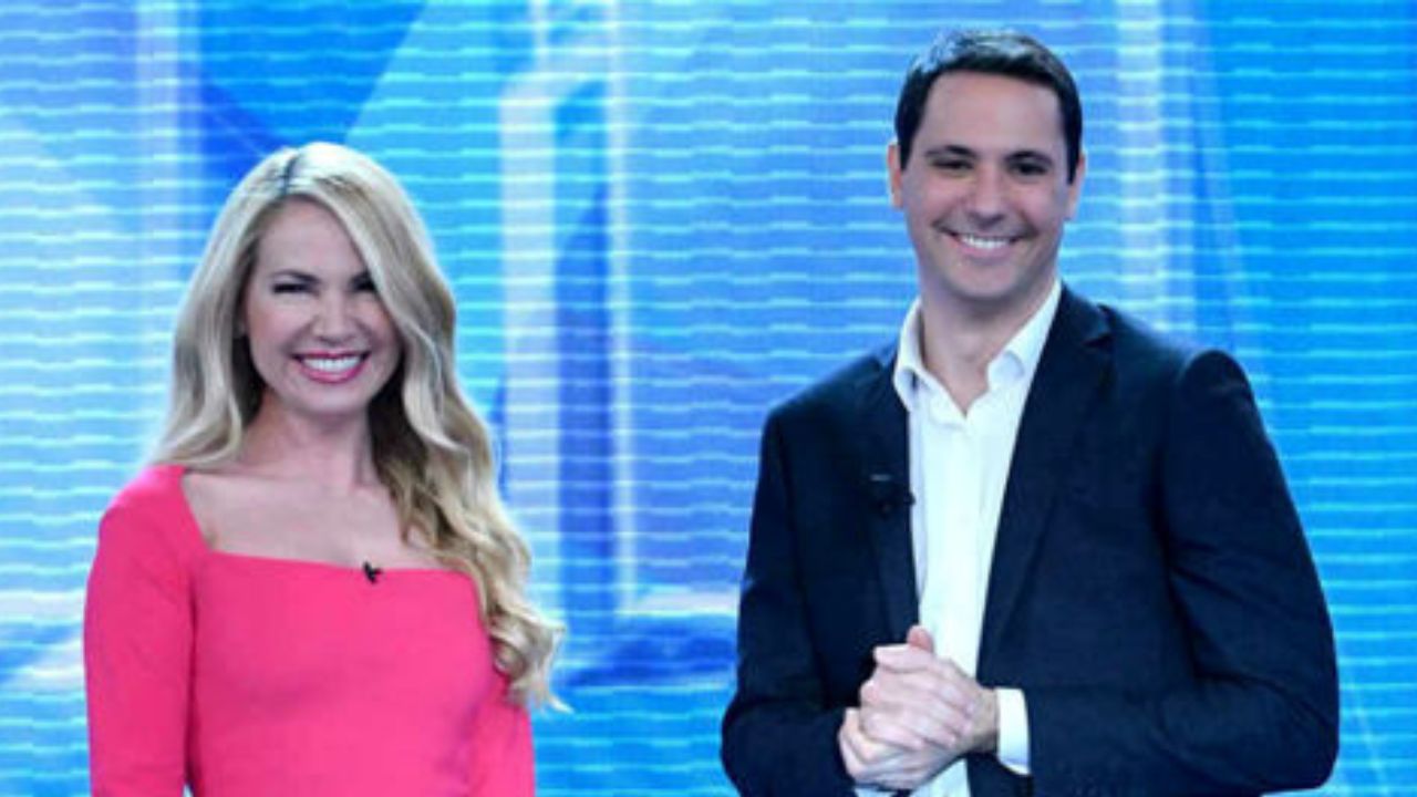 Francesco Vecchi diventa papà? Lui glissa: "No comment" 41 Francesco Vecchi e Federica Panicucci a Mattino Cinque