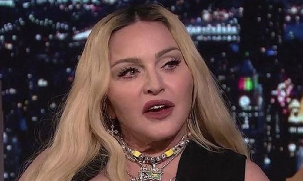 Come sta Madonna dopo il ricovero: “Non riesce ad alzarsi”